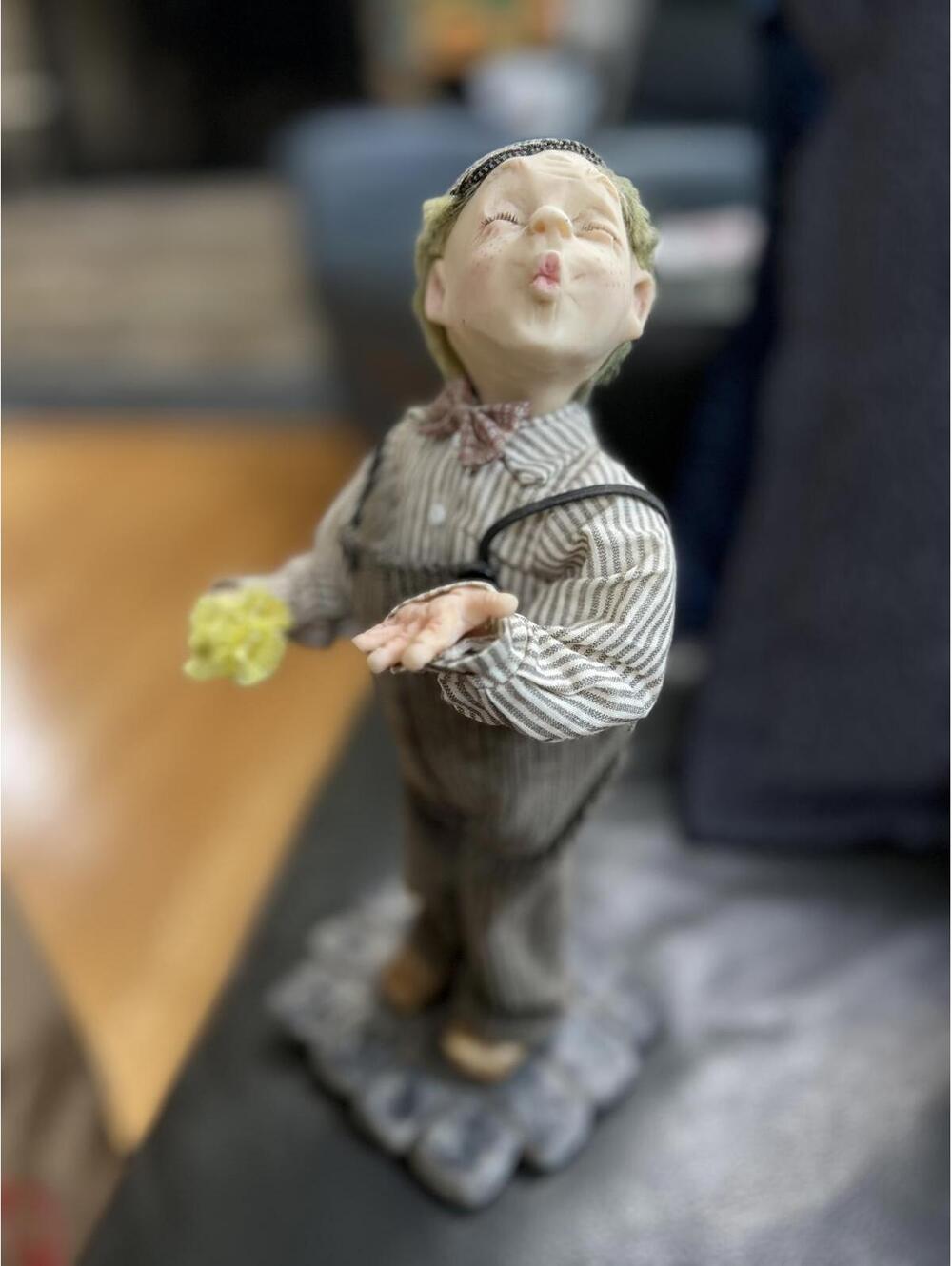 Jacqueline Kent Figurine Magical Message Town Folk Boy 2002